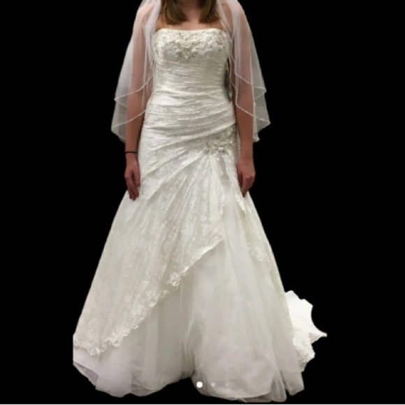 David's Bridal YP3344 Elegant White Lace Gown Sz 8 Women - Picture 6 of 14